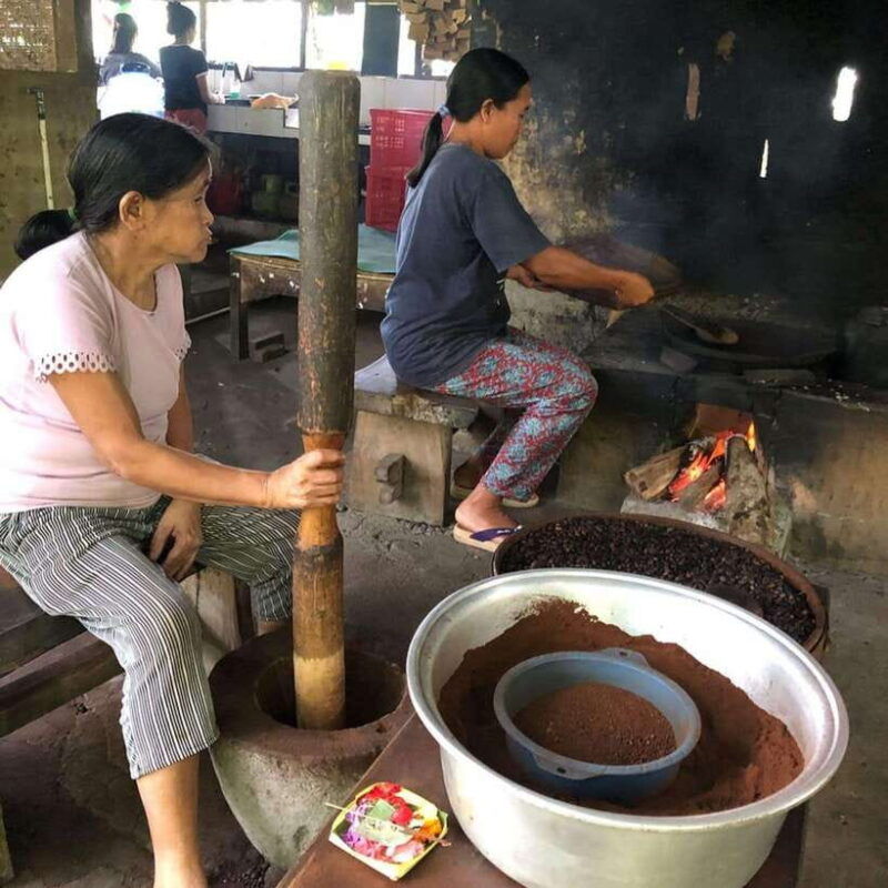 ubud-discover-hidden-waterfalls-with-swing-rice-terrace