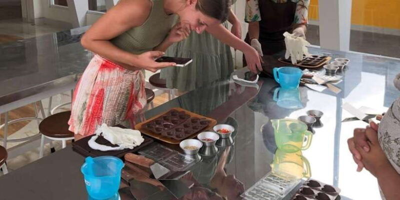 ubud-exclusive-chocolate-experience-monkey-forest-swing