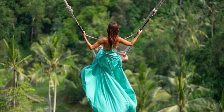 ubud-exclusive-chocolate-experience-monkey-forest-swing