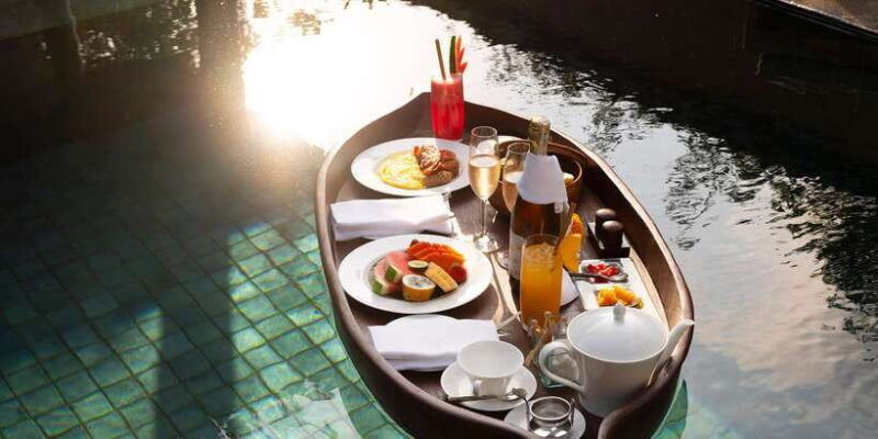 ubud-floating-breakfast-and-hot-air-balloon-experience