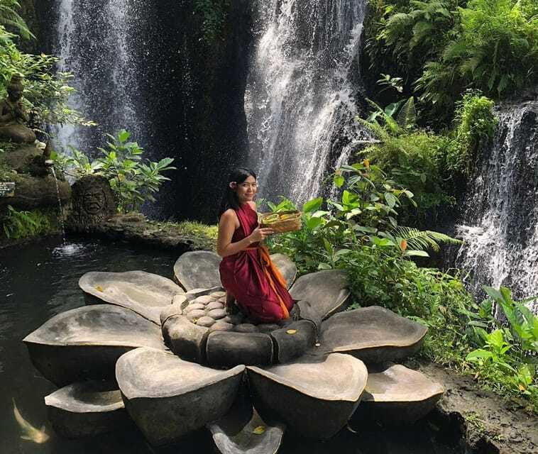 ubud-griya-beji-waterfalls-purification-ceremony