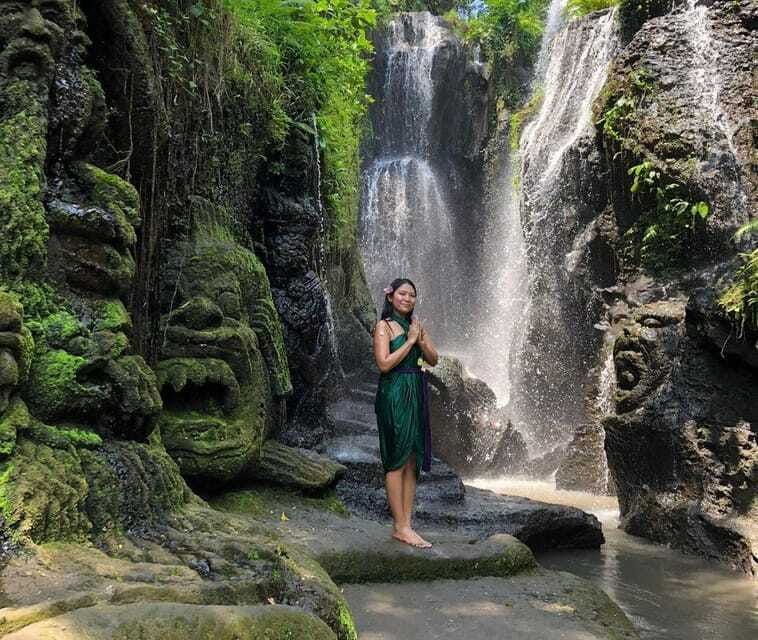 ubud-griya-beji-waterfalls-purification-ceremony