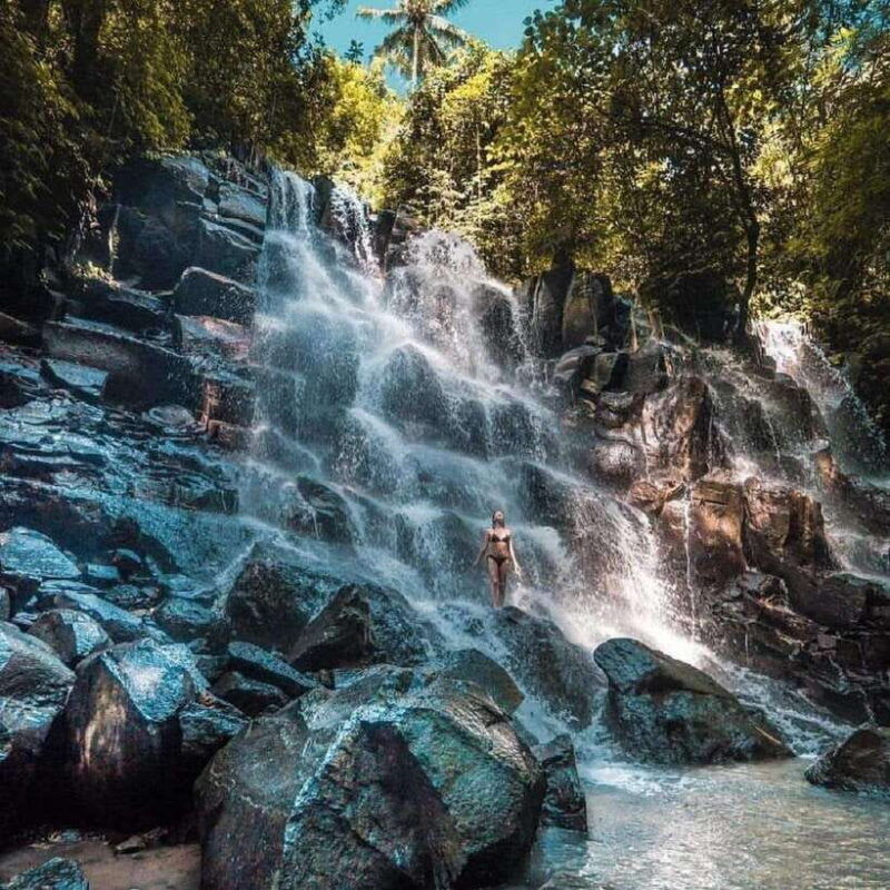 ubud-half-day-waterfall-tour-temple