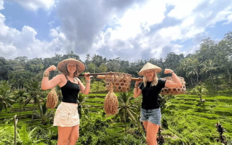 ubud-half-day-waterfall-tour-temple