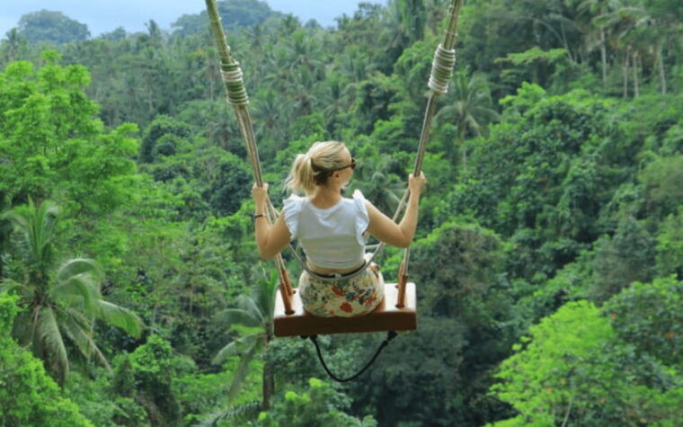 ubud-half-day-waterfall-tour-temple