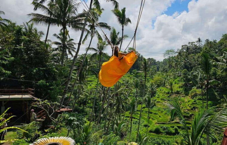 ubud-highlight-tour-with-holy-bathing-at-tirta-empul-temple