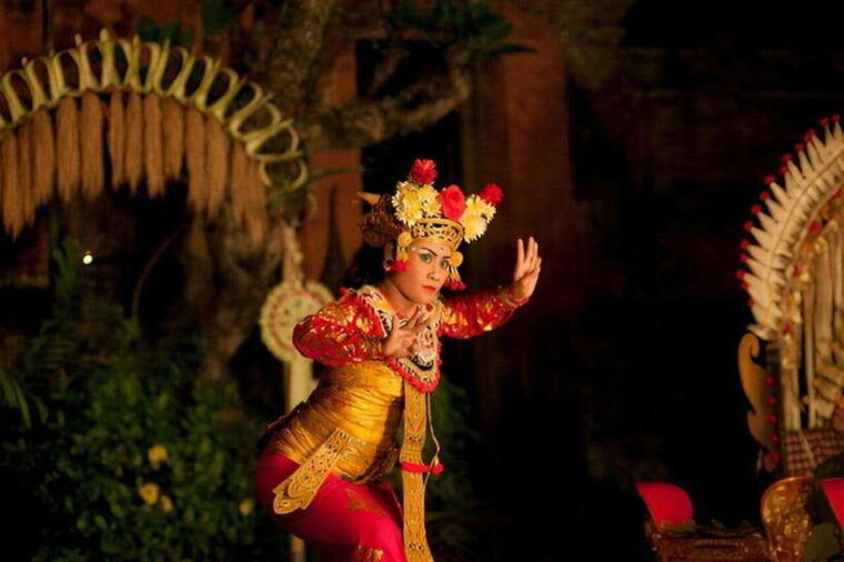 ubud-legong-sacred-sanghyang-ramayana-ballet-show-ticket