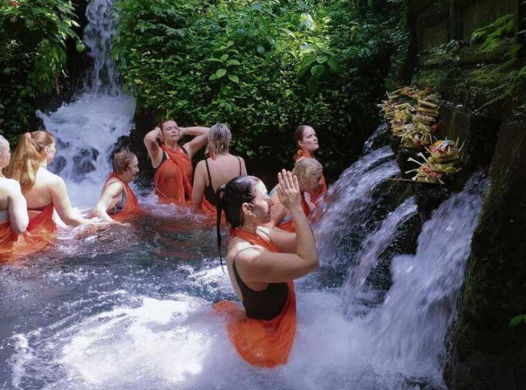 ubud-mangening-water-temple-tour-with-spiritual-cleansing