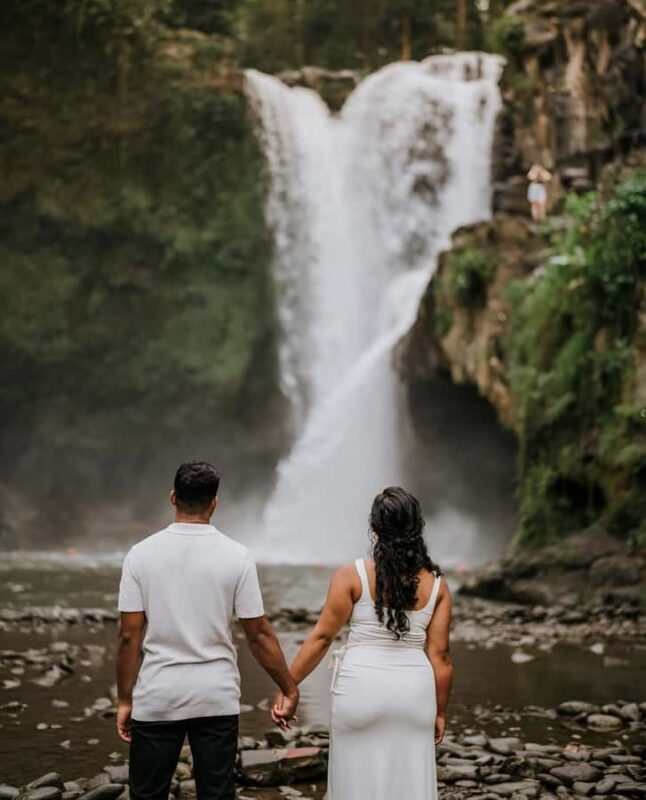 Ubud: Mask Museum, Heritage Homes, and Waterfall Tour - Sampling Herbal and Coffee Delights