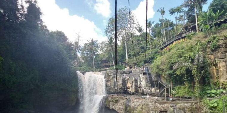 ubud-monkey-forest-temple-and-waterfall-private-tour
