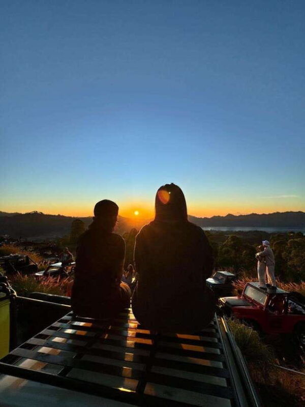 ubud-mt-batur-jeep-4wd-sunrise-with-black-lava-tour