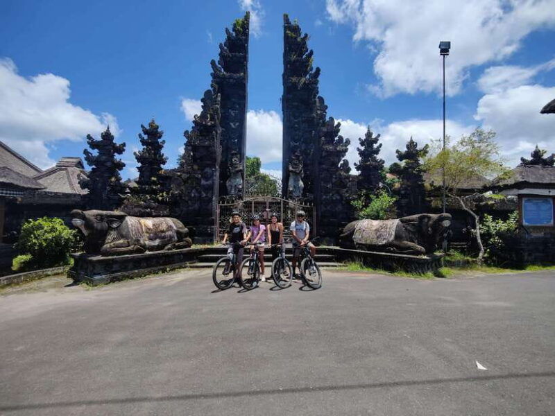 ubud-old-spiritual-village-countryside-life-cycling-tour
