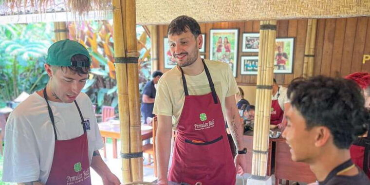 ubud-organic-farm-harvest-bali-cooking-class-by-pemulan