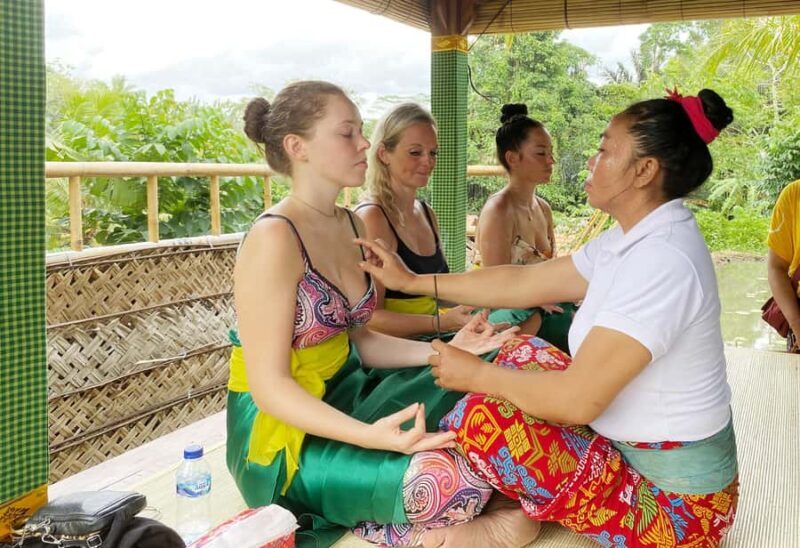 Ubud: Palm Reading and Trauma Healing Therapy - What Is This Experience All About?