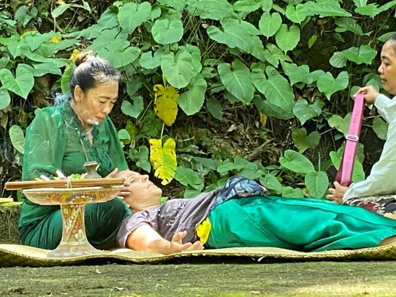 Ubud: Palm Reading and Trauma Healing Therapy - FAQs