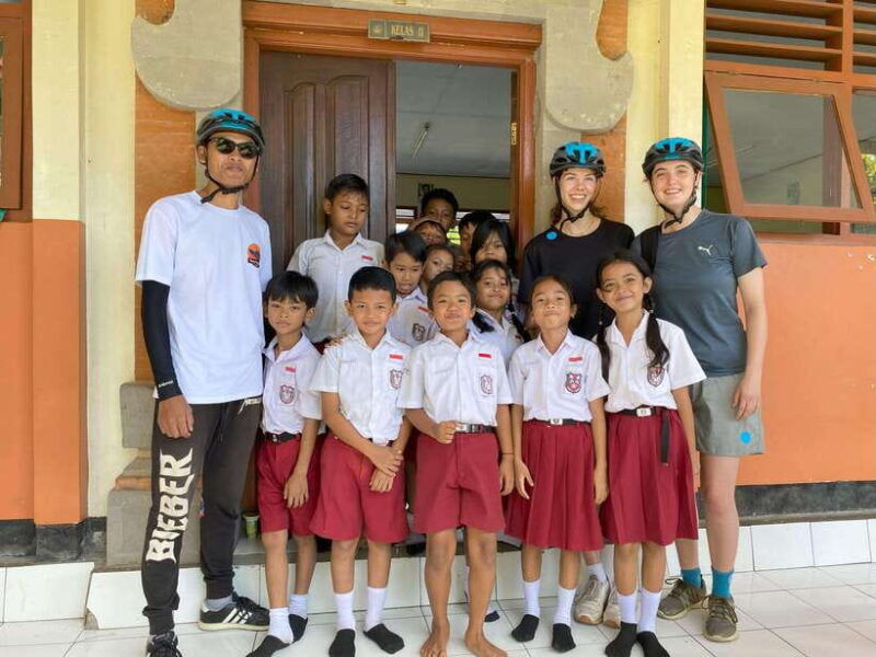 ubud-private-e-bike-tour-inside-rice-field-with-meal-pool