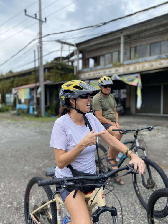 ubud-private-e-bike-tour-inside-rice-field-with-meal-pool