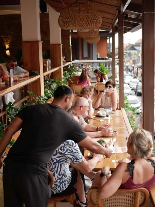 Ubud: RENA Kitchen & Bar Dining Experience Near Ubud Palace - Key Points