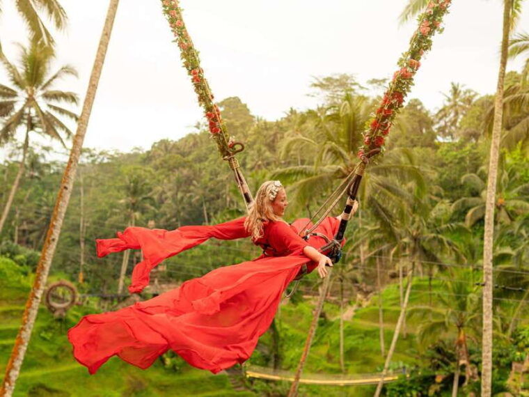 ubud-rice-terrace-waterfalls-holy-water-and-swing-tour