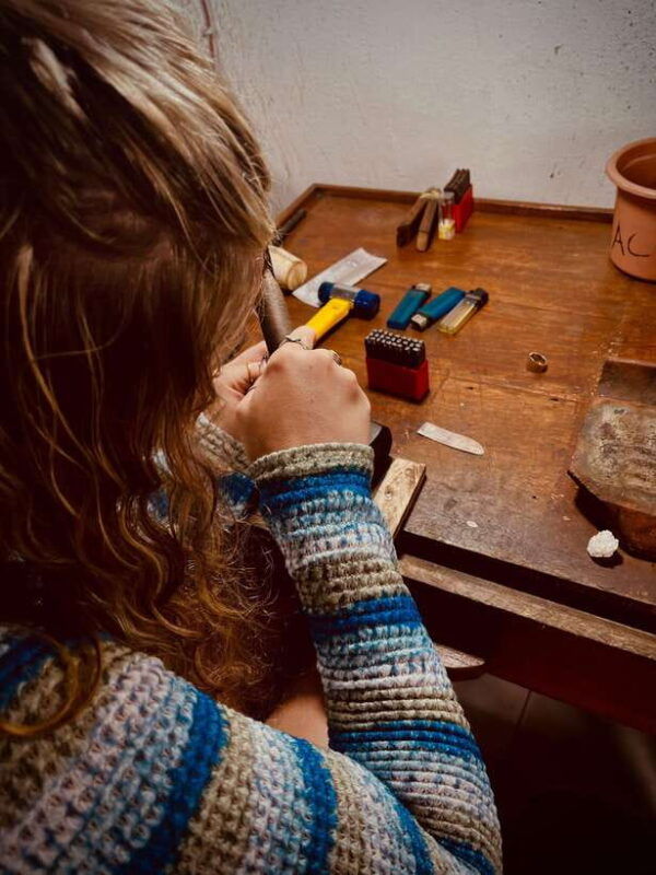 ubud-silver-making-jewellry-class-close-to-mokey-forest