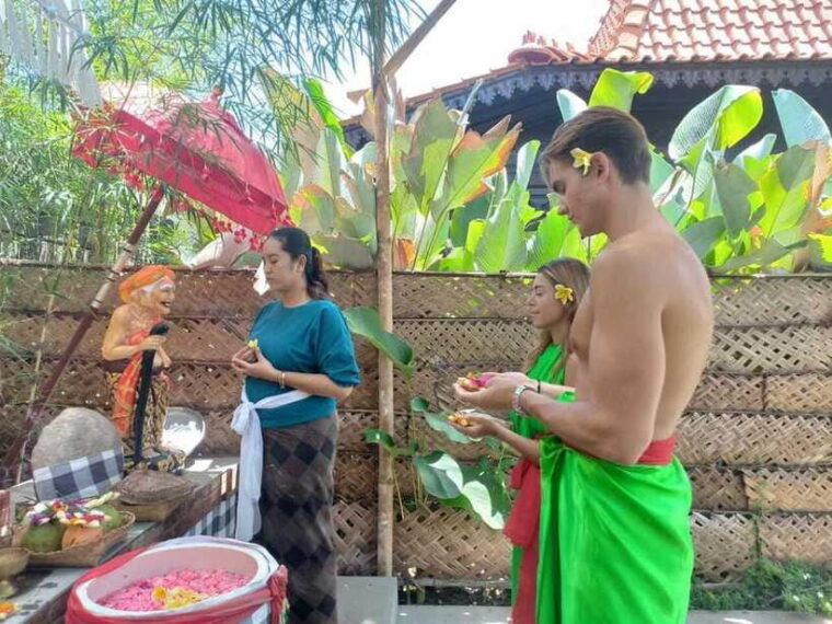 ubud-spiritual-cleansing-palm-reading-trauma-healing