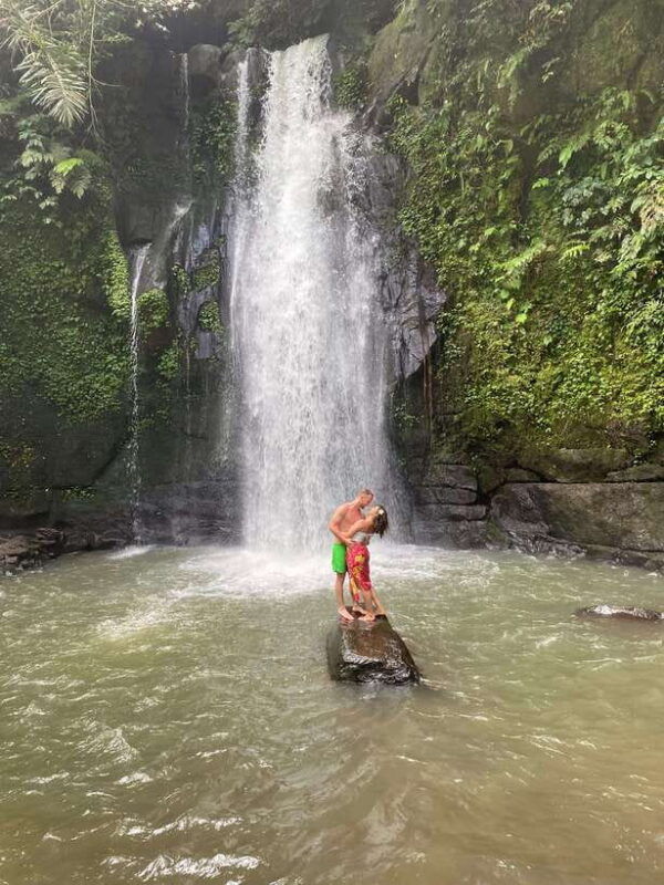 ubud-swing-zipline-waterfall-and-art-village