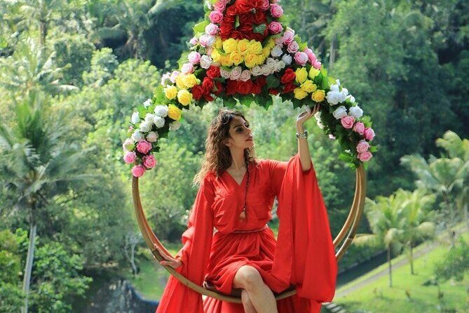 Ubud Tour with Swing, Waterfalls, Rice Terraces & Monkey Forest - Ubud Art Market