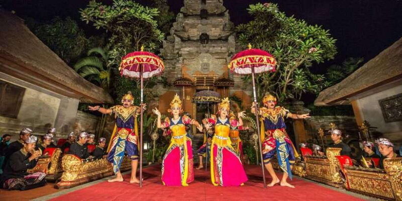 ubud-twilight-rice-terraces-art-cultural-feast