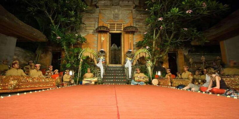 ubud-twilight-rice-terraces-art-cultural-feast