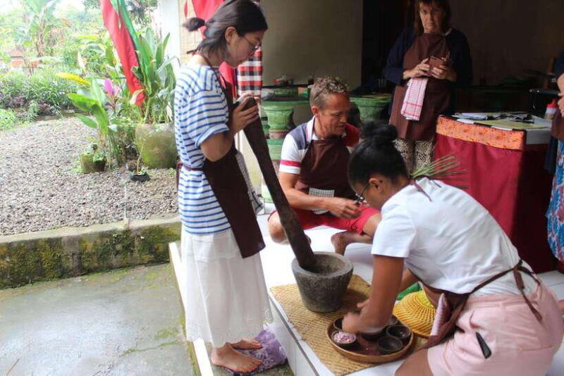 ubud-vegetarian-vegan-cooking-class-with-market-visit