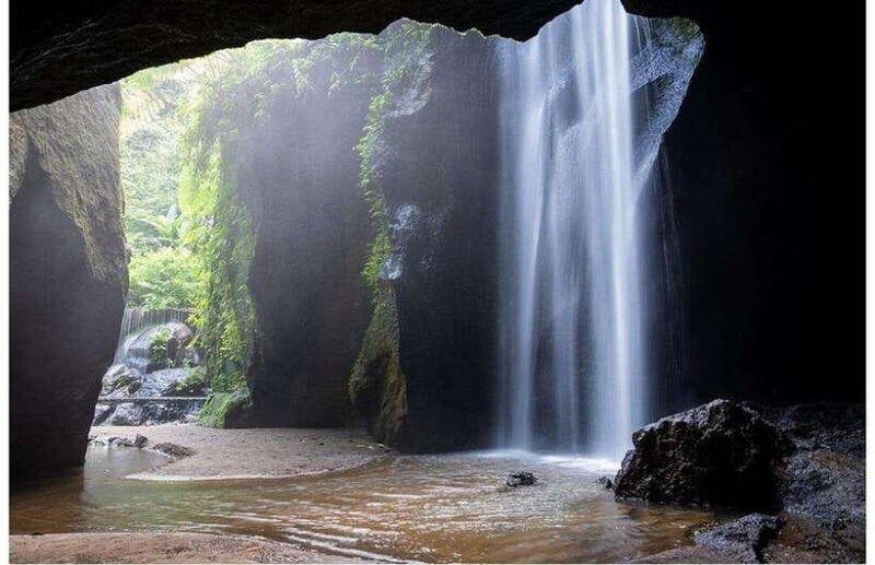ubud-waterfalls-and-tegalalang-rice-terrace-private-tour