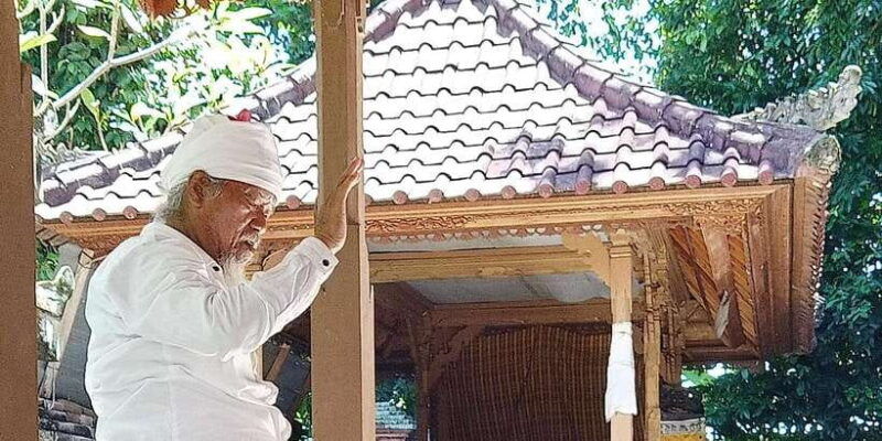 ubud-yoga-class-spiritual-open-chakra-and-temple-healing