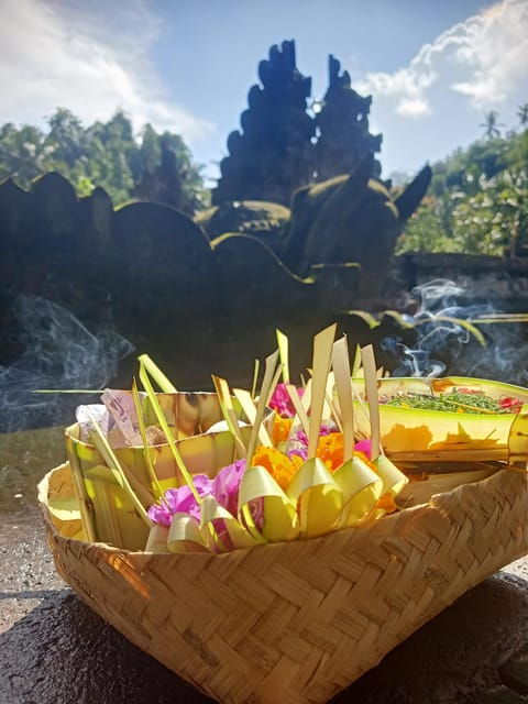 ubud-yoga-class-spiritual-open-chakra-and-temple-healing