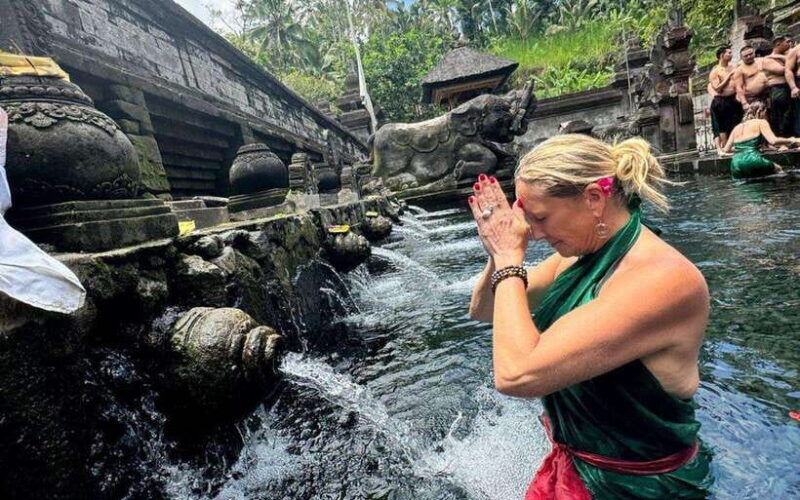 ubudprivate-tour-riceteraceswing-waterfall-tirta-empul