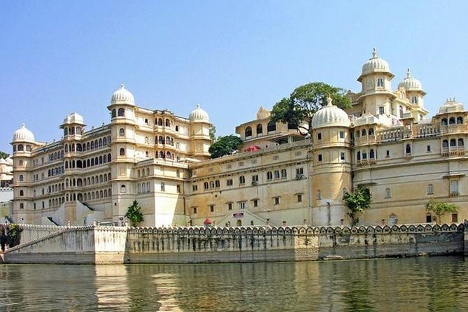 Udaipur City Day Tour With Kumbhalgarh Fort & Ranakpur Jain Temple Tour In 2 Day - Exploring Udaipur in Two Days: What to Expect