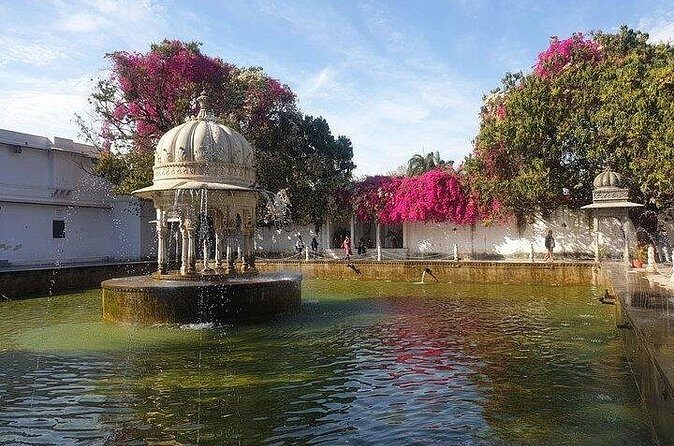 Udaipur: Full Day City Tour with Boat Ride at Lake Pichola - Authentic Insights from Reviewers