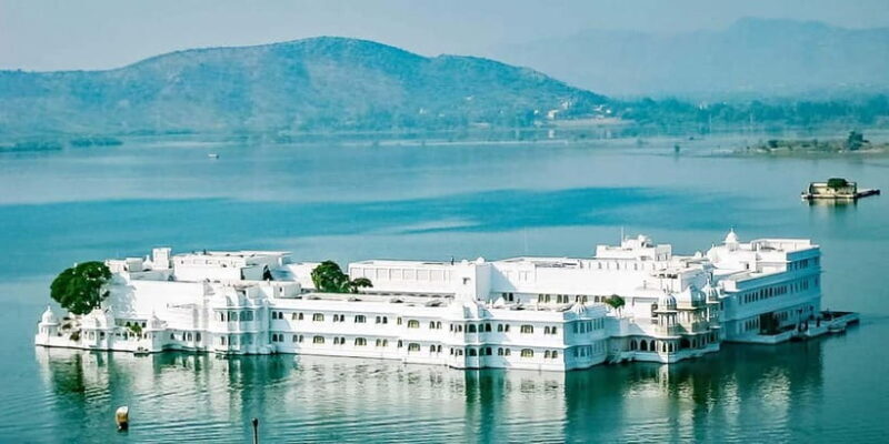 Udaipur: Full Day Private City Tour with Optional Boat Ride - Cultural and Historic Insights