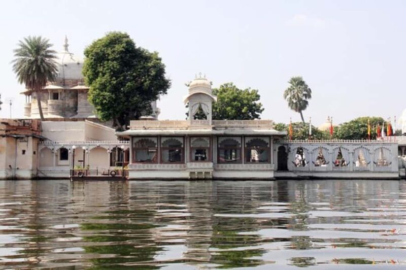 Udaipur: Private City Sightseeing Tour & Cooking Class Combo - Exploring Udaipur’s Top Sights with Comfort