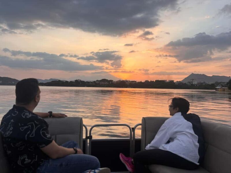 Udaipur: Private & Premium Boat Ride at Lake Pichola - A Close Look at the Experience
