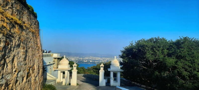 Udaipur: Sajjangarh Monsoon Palace Day Trip with Tickets - Key Points