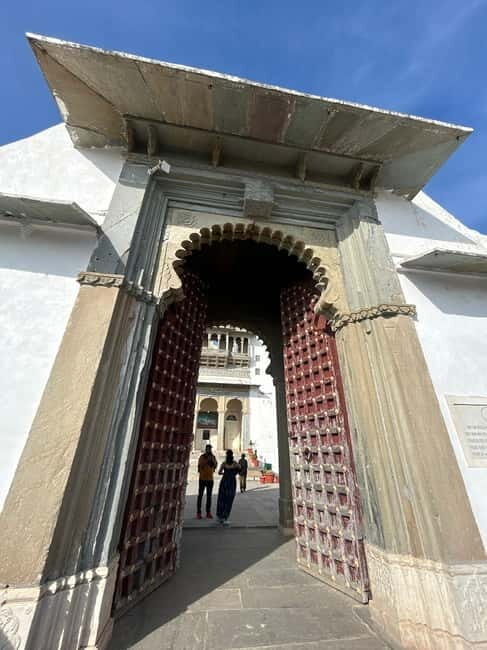 Udaipur: Sajjangarh Monsoon Palace Day Trip with Tickets - What Makes This Tour Stand Out?