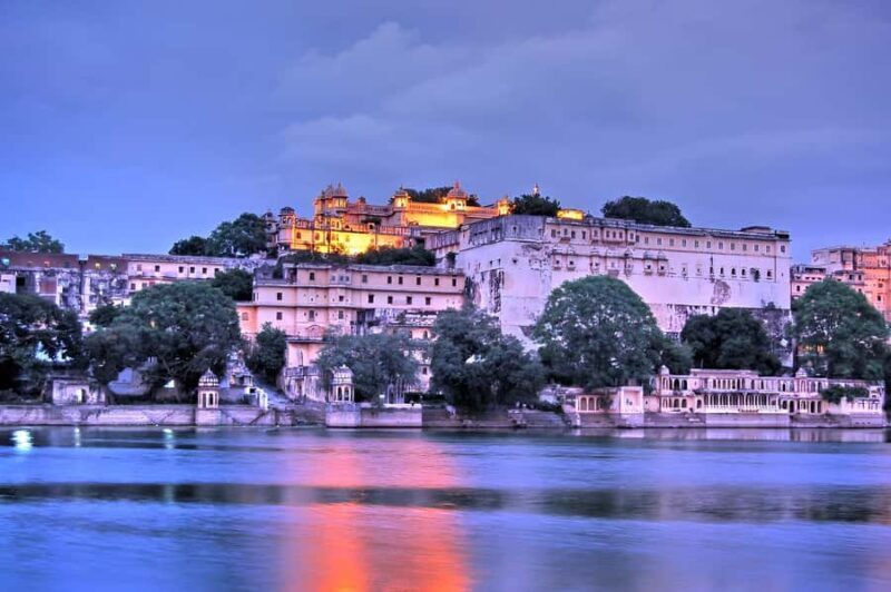 Udaipur: Sightseeing Tour by Tuk-Tuk or Car with a Driver - Practical Details and Tips