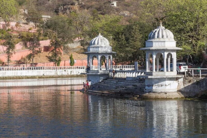 Udaipur Sightseeing Tour in a Private Car - Exploring the Itinerary in Detail