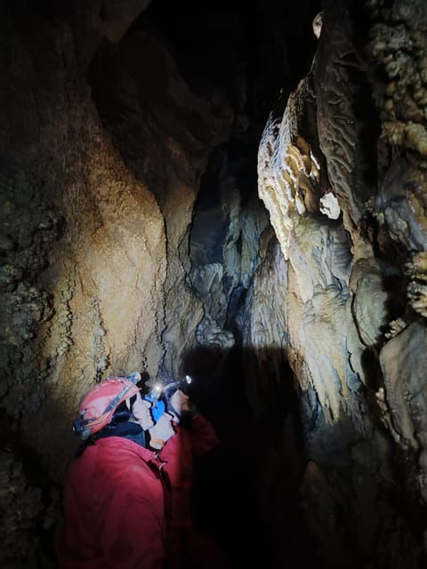 udias-guided-tour-in-mine-and-access-to-natural-cave