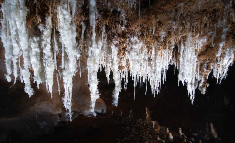 udias-guided-tour-in-mine-and-access-to-natural-cave