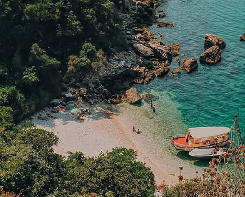 Ulcinj: Crystal Beach & Old Ulcinj Day Tour with Lunch - The Guide and Overall Atmosphere