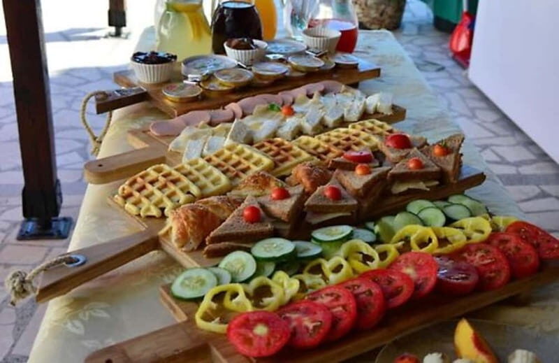Ulcinj: Local taste. Breakfast, Lunch or Dinner - Practical Details: Price, Duration, and Group Size