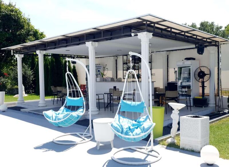 Ulcinj: relaxation by the pool - Key Points