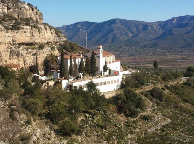 ulldecona-spiritual-cave-paintings-tour-at-ermita-shelters