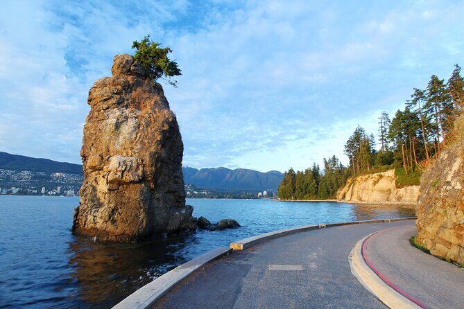 Ultimate Canada Self-Guided Driving Audio Tour Bundle - Niagara Falls and Toronto: The Iconic Waterfalls